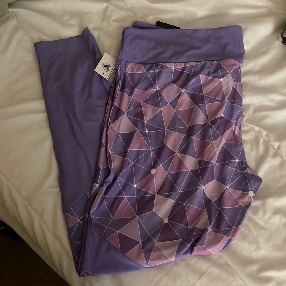 NWT Disney Purple Wall Leggings - Size 1X